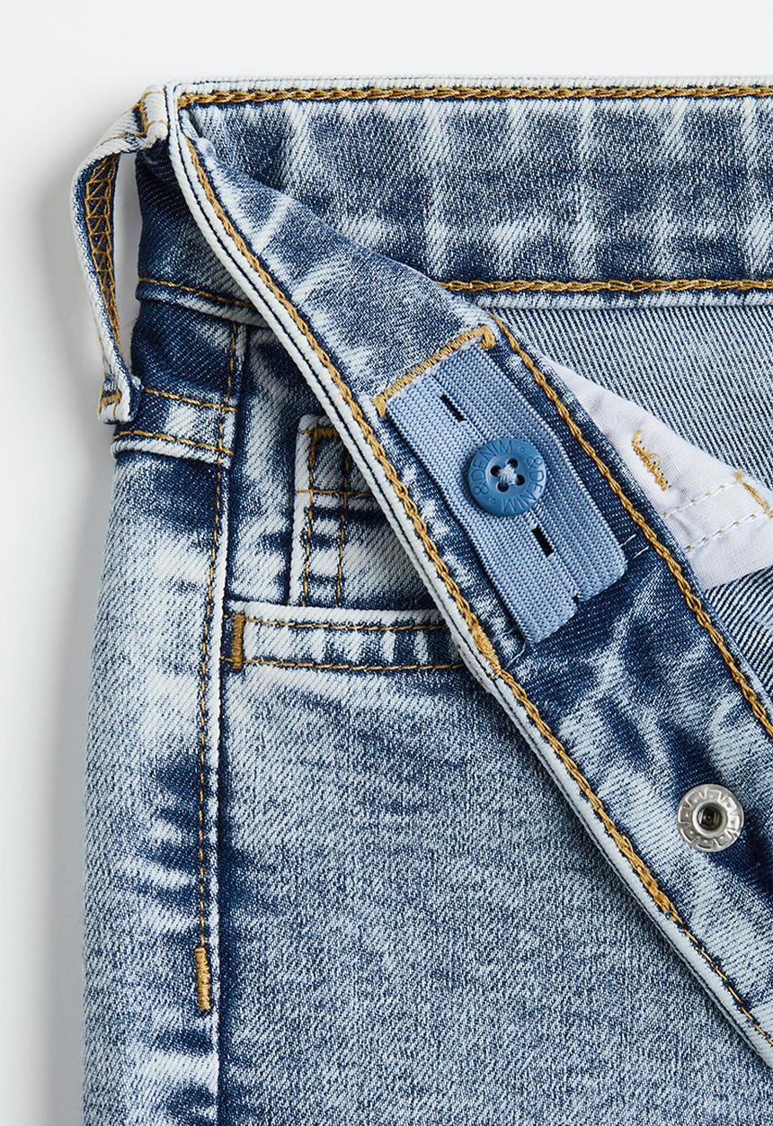 H&M - Relaxed tapered fit jeans - light denim blue 