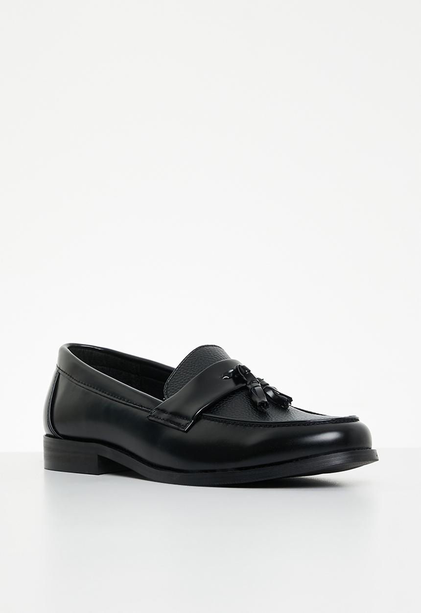 PC - Crouch slip on - black horse pebble