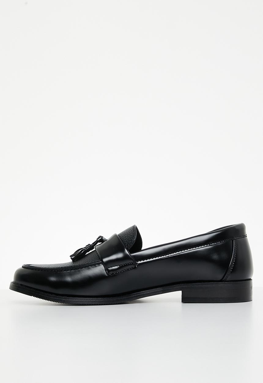 PC - Crouch slip on - black horse pebble