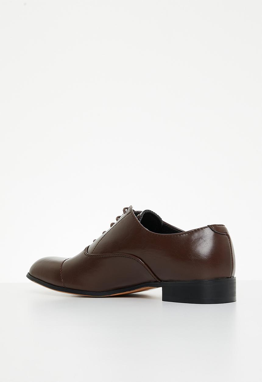 PC - Crouch lace up - choc goat