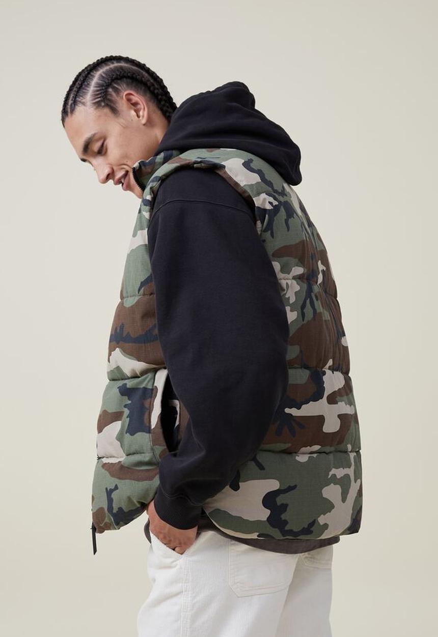 Cotton On - Camo puffer vest - camo