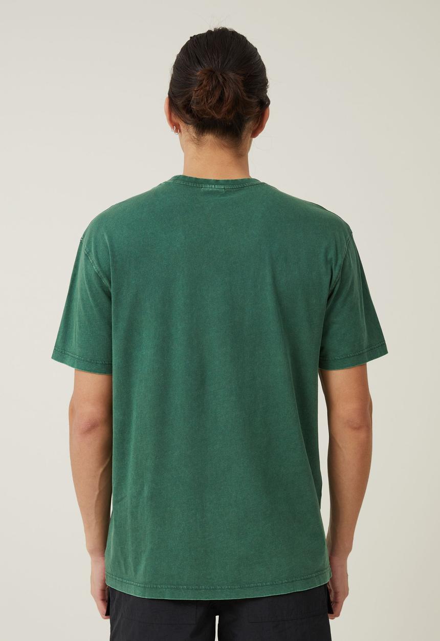Cotton On - Premium loose fit art t-shirt - irish green/mount nasu