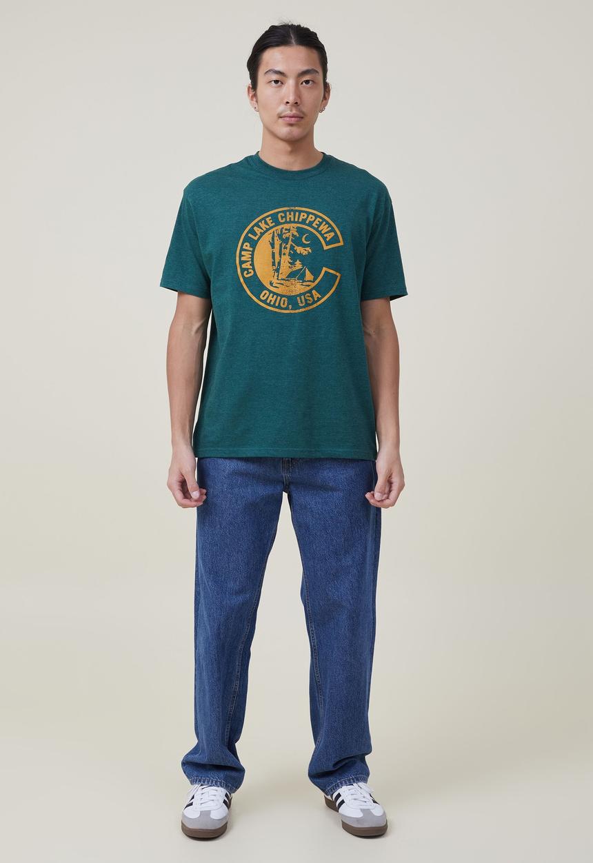Cotton On - Loose fit souvenir T-shirt - evergreen/chippewa
