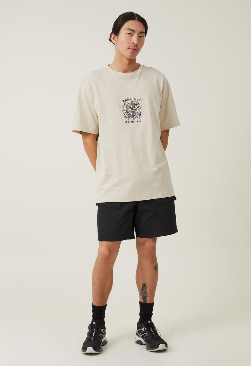 Cotton On - Heavy weight graphic T-shirt - pearl/harajuku tiger