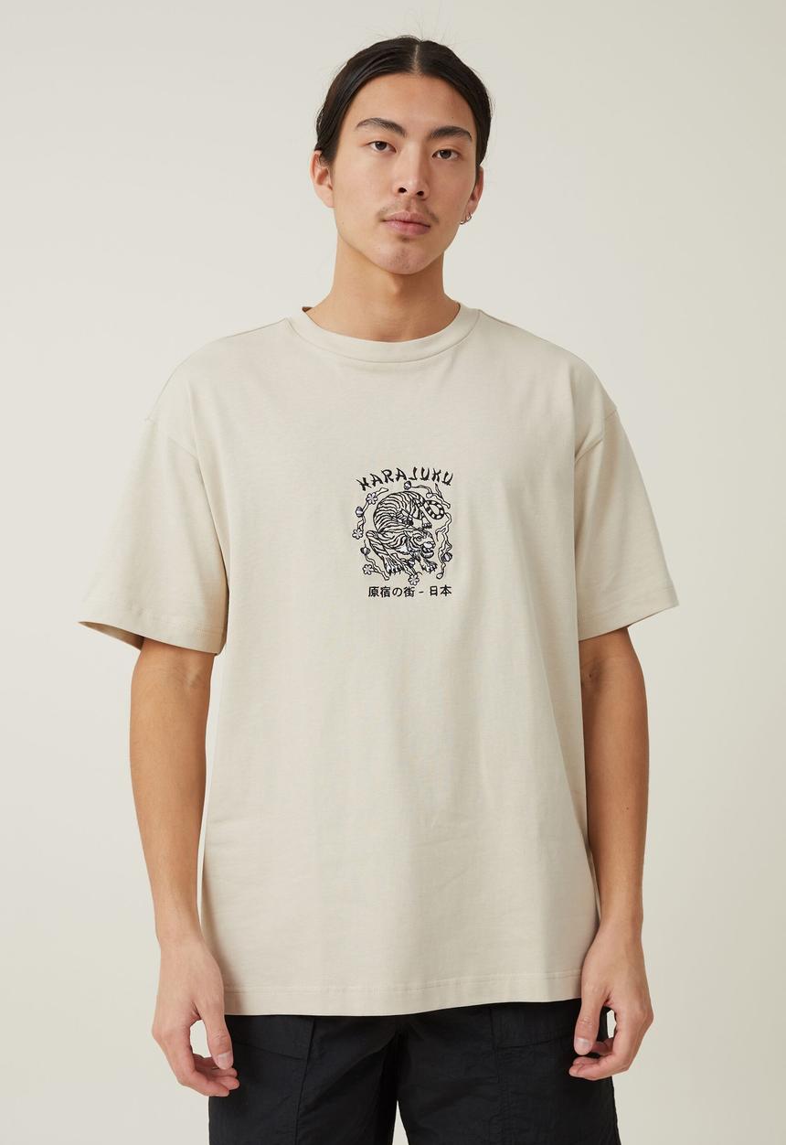 Cotton On - Heavy weight graphic T-shirt - pearl/harajuku tiger