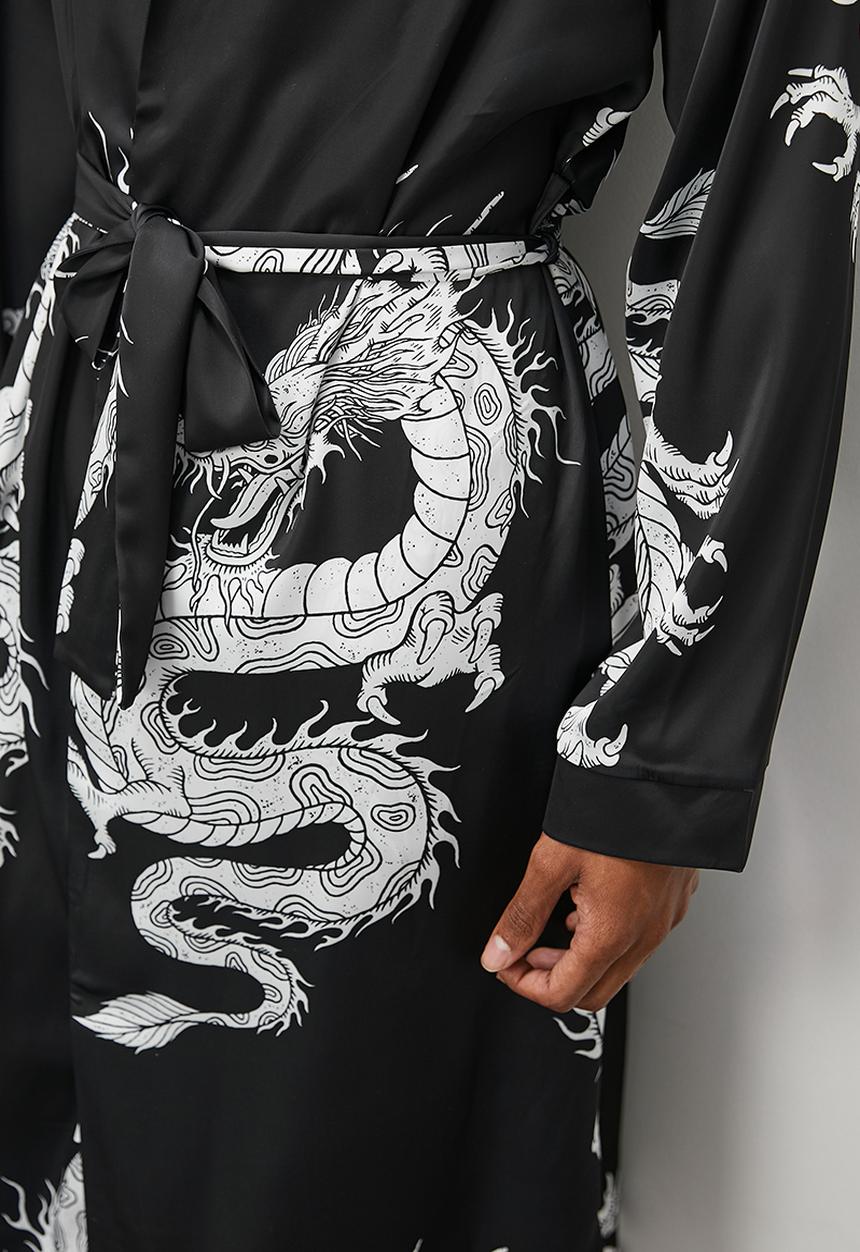 STYLE REPUBLIC - Printed satin robe - black & white