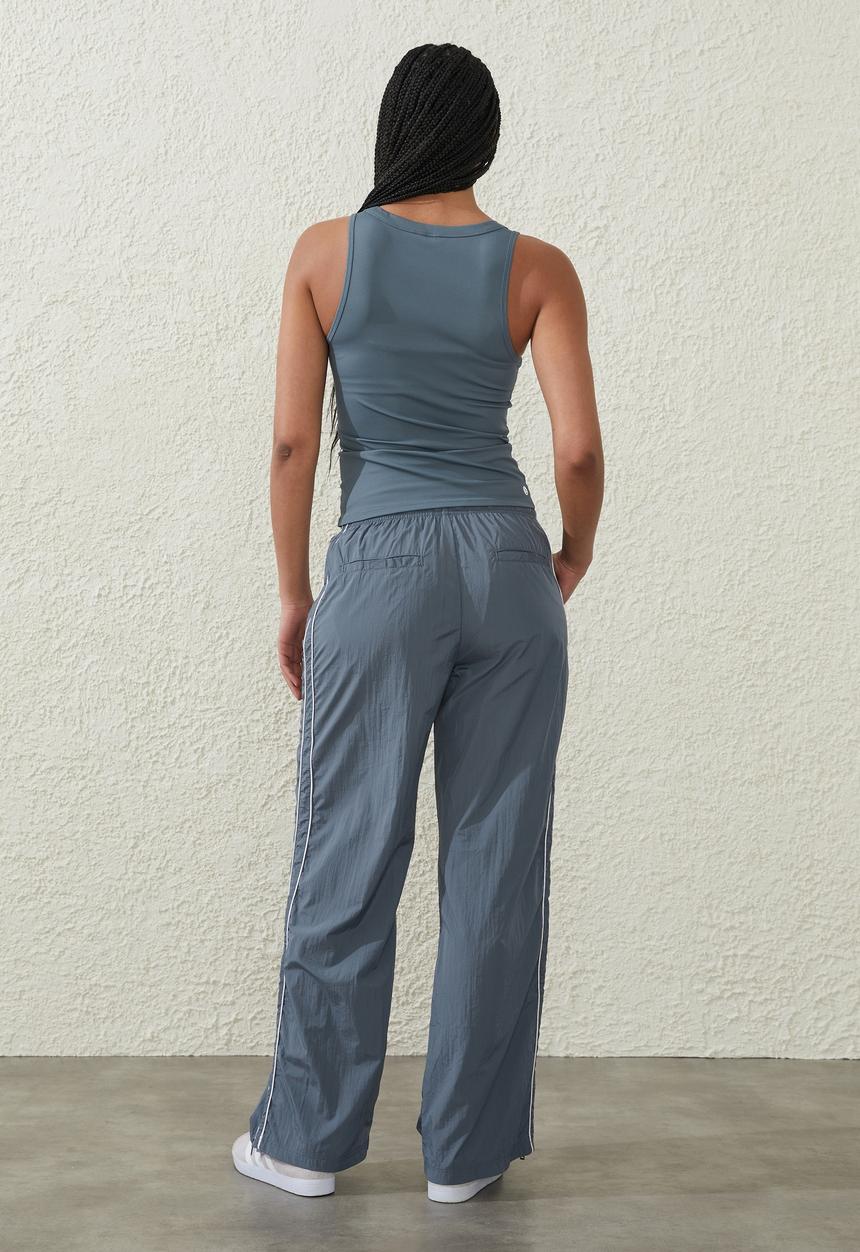 Cotton On - Warm up woven pant - blue steel/piping