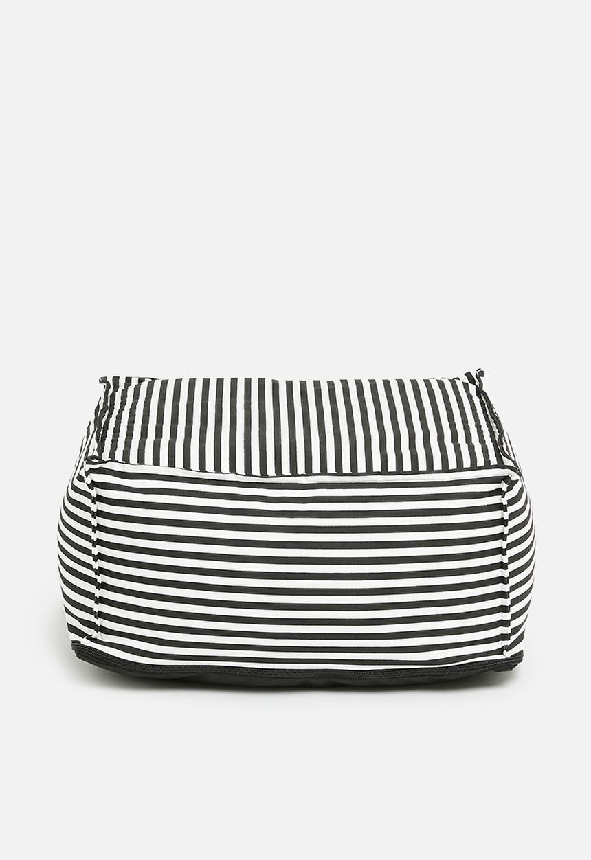 Sixth Floor - Kinni patio floor cushion - black