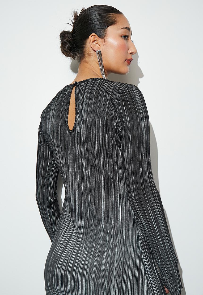 Superbalist - Plisse long sleeve column dress - black ombre