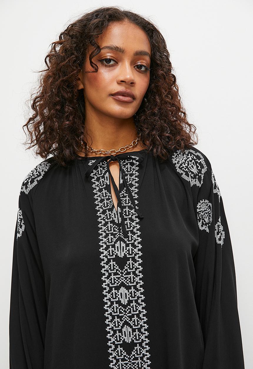 Superbalist - Embroidery tunic mini dress - black & white