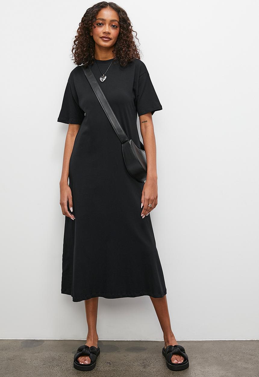 Superbalist - T-shirt midi dress with pockets - black