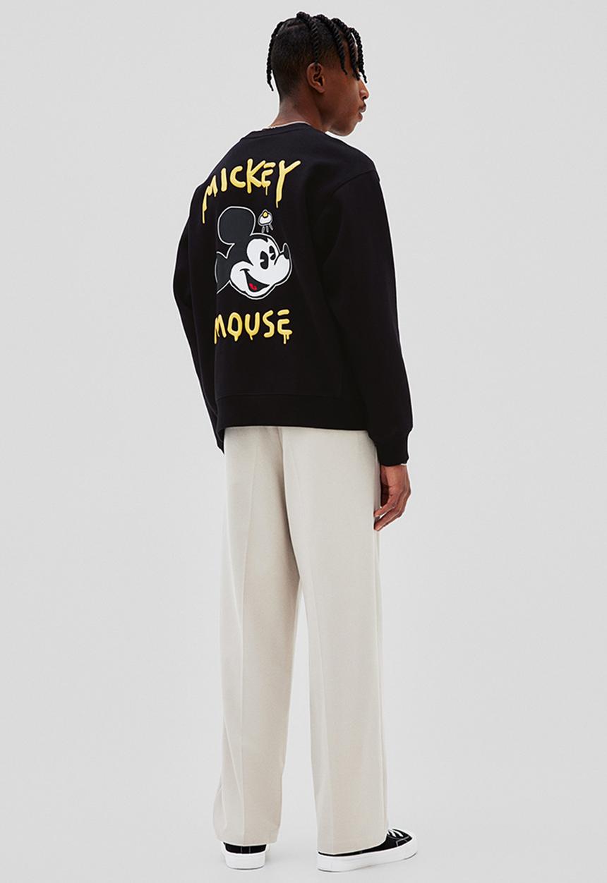 H&M - Loose fit sweatshirt - black/disney100