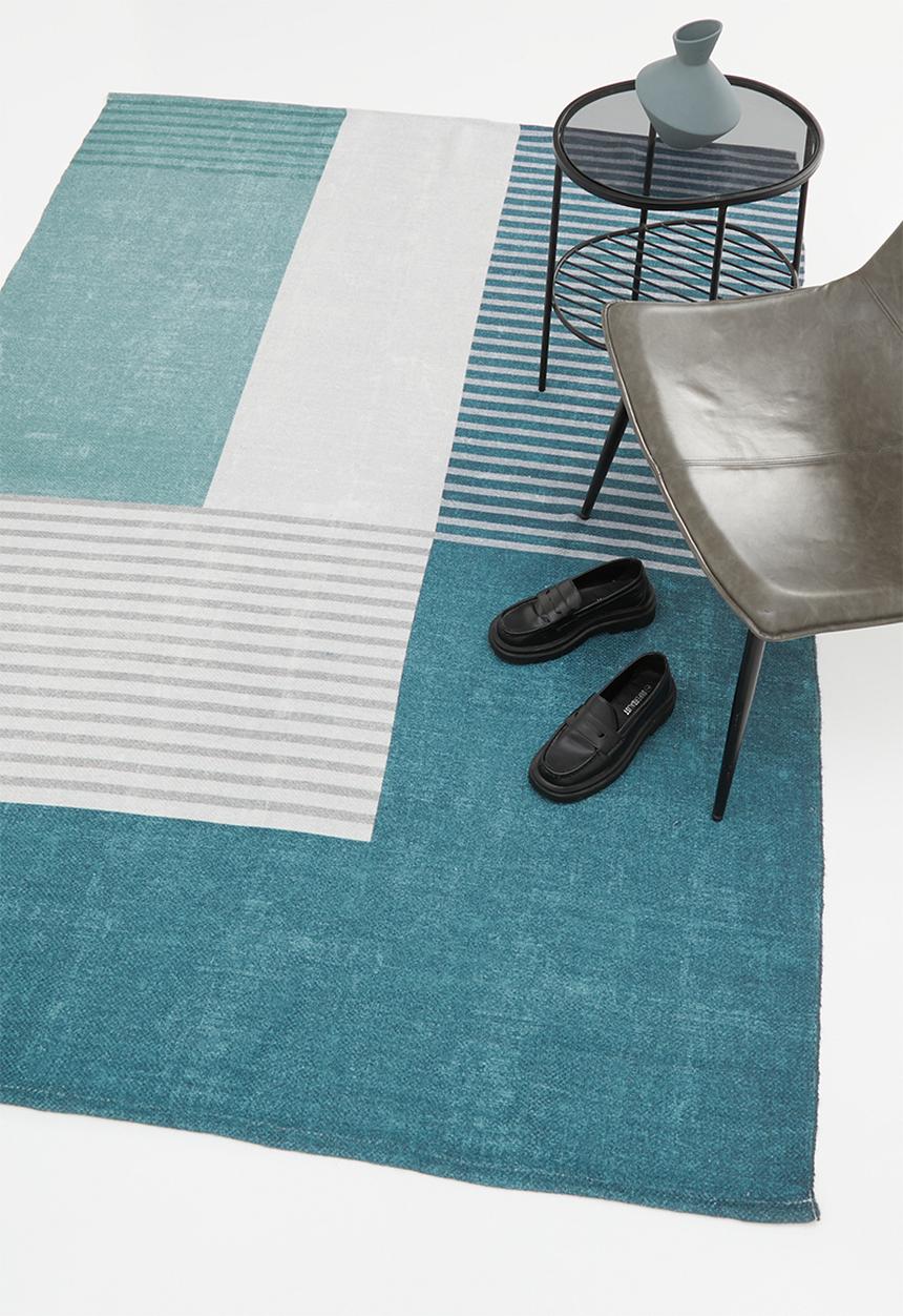 Sixth Floor - Hathor patio rug-blue