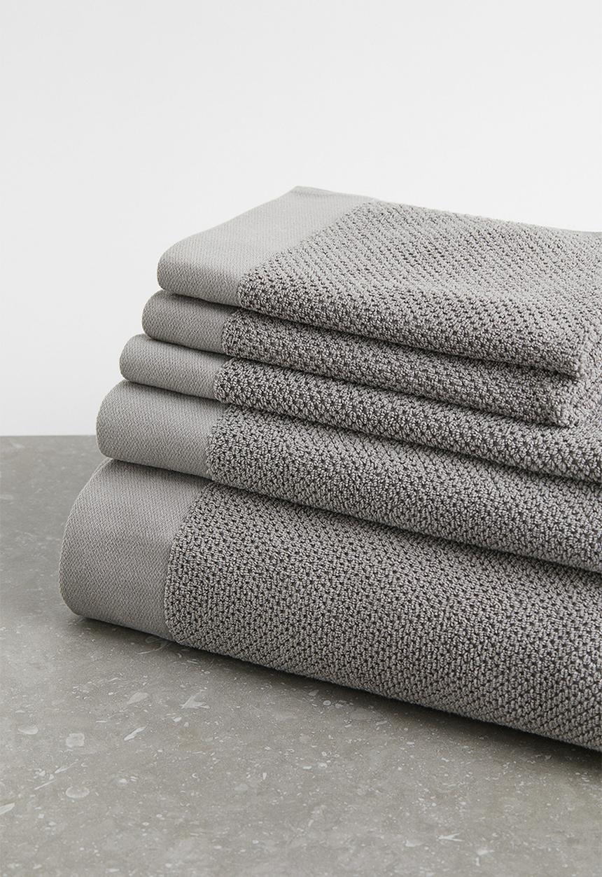 H&M - Cotton terry bath towel - grey