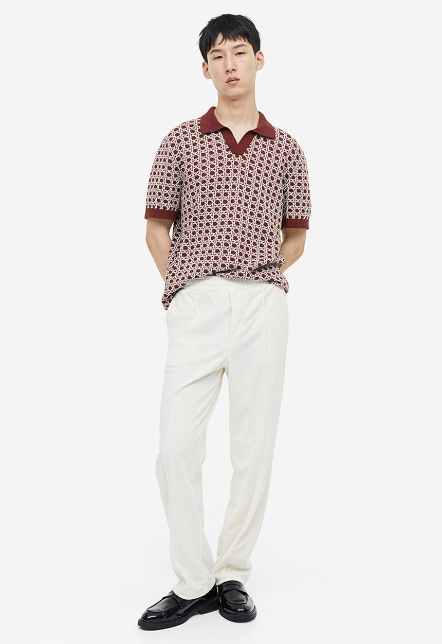 H&M - Regular fit fine-knit polo shirt - brown/patterned