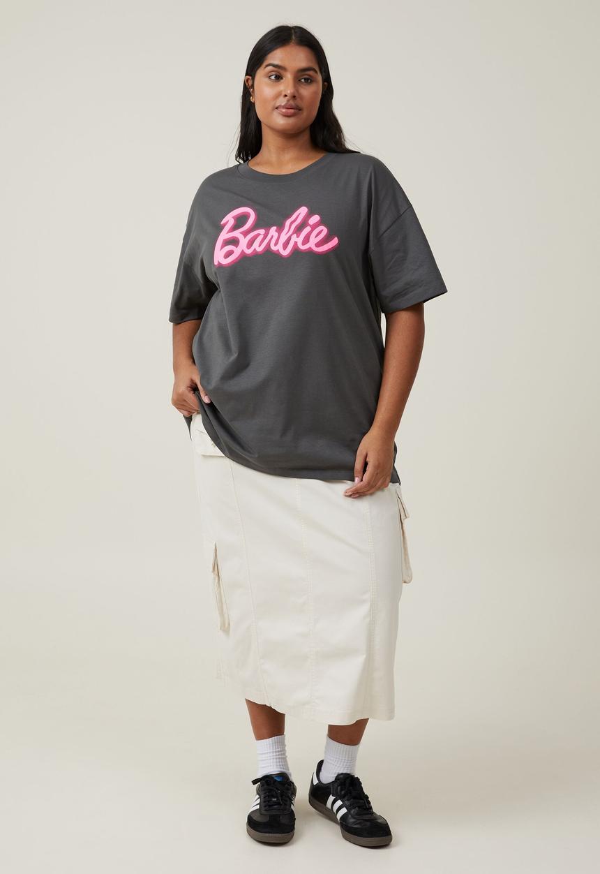 Cotton On - Plus barbie oversized fit tee - lcn mat barbie glow/graphite