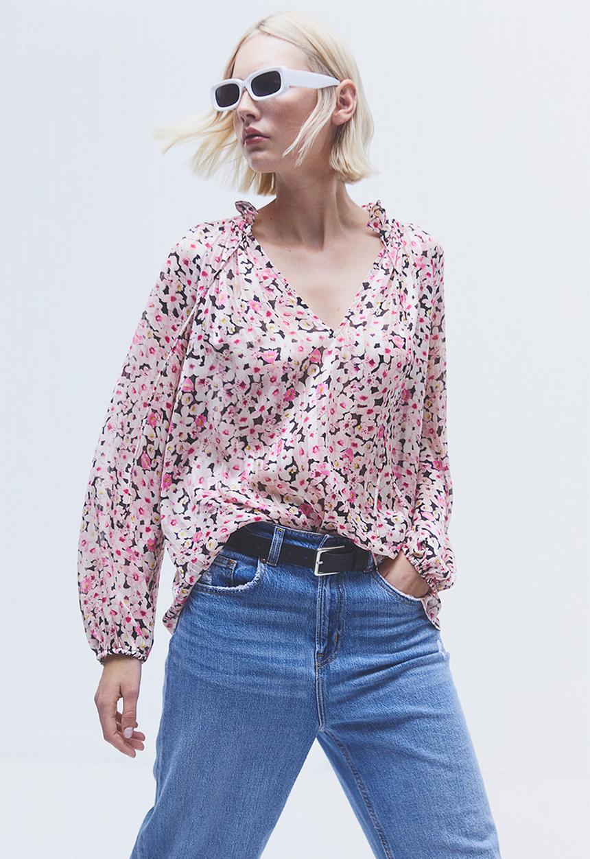 H&M - Frill-trimmed crêpe blouse - pink/small flowers