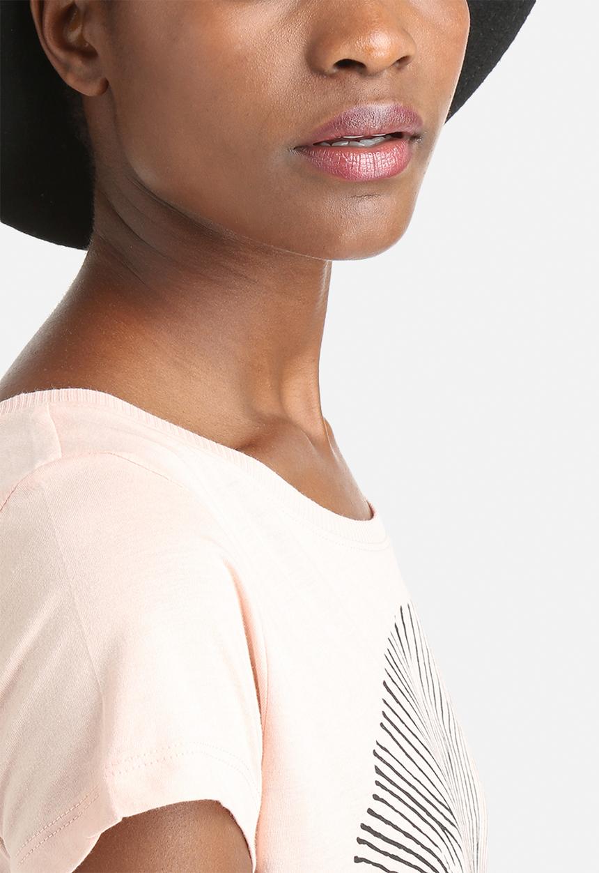 Jacqueline de Yong - Chicago Tee
