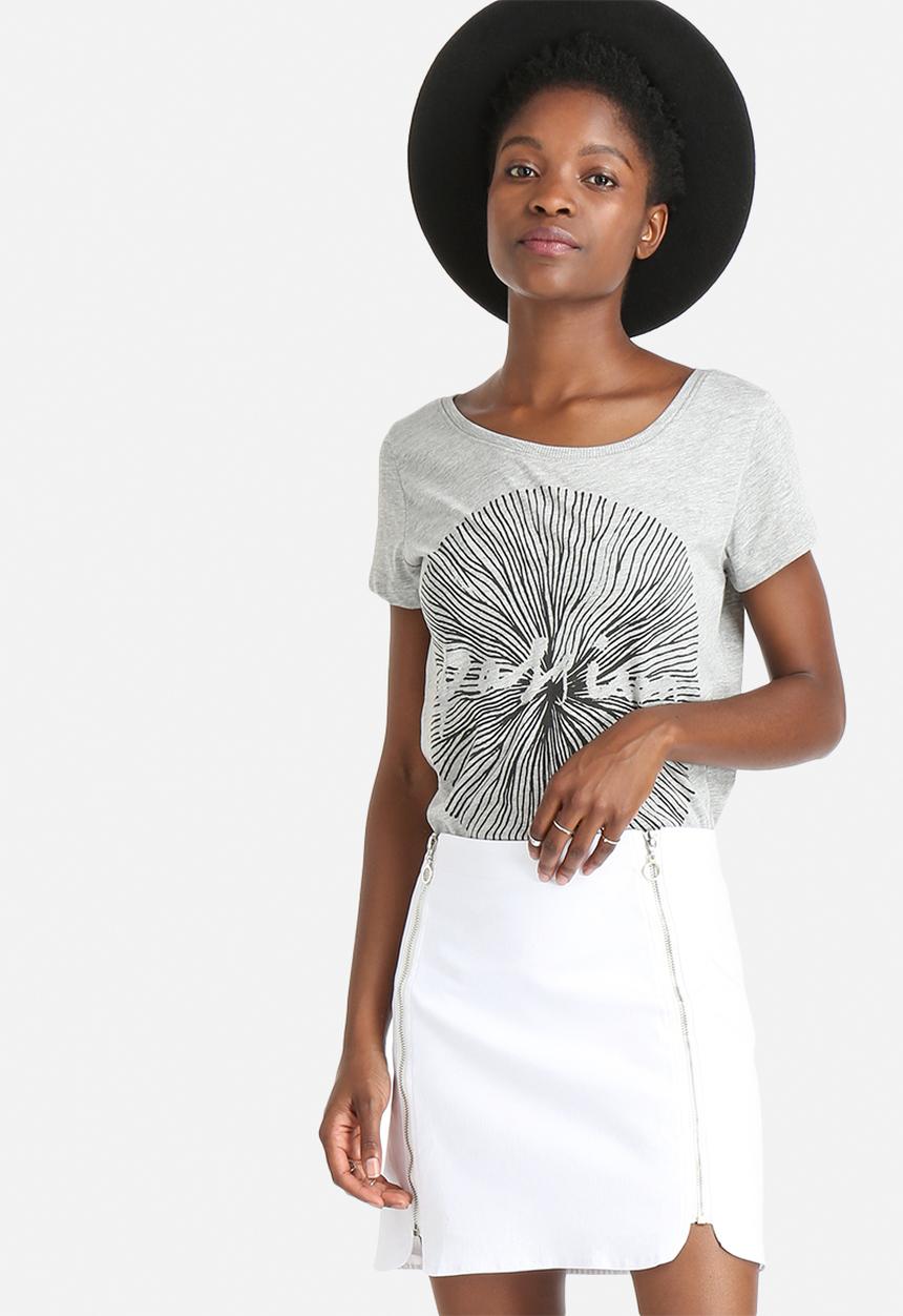 Jacqueline de Yong - Chicago Tee