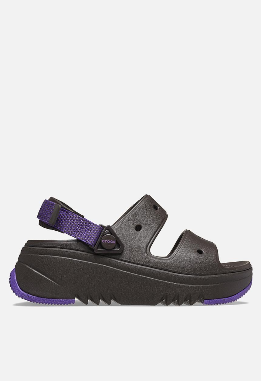 Crocs - Classic hiker xscape sandal - espresso/neon purple