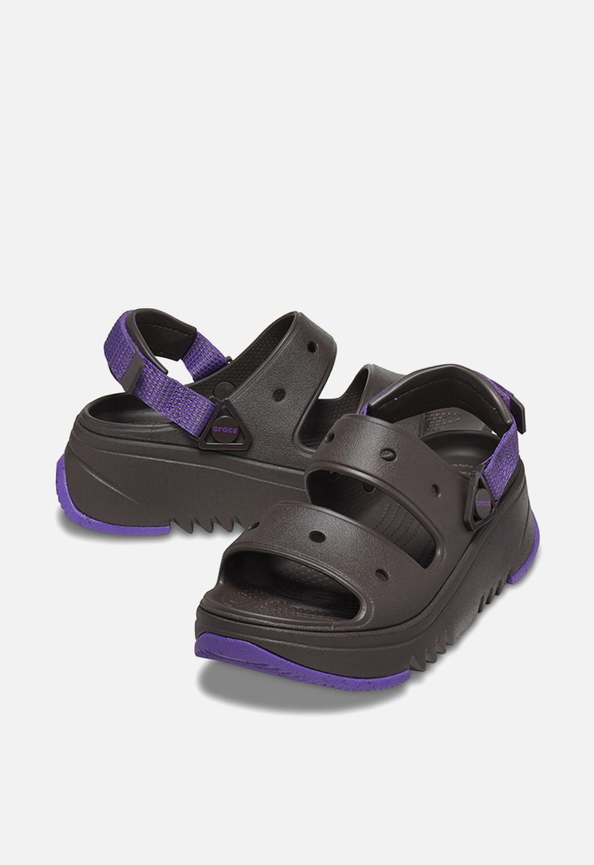 Crocs - Classic hiker xscape sandal - espresso/neon purple