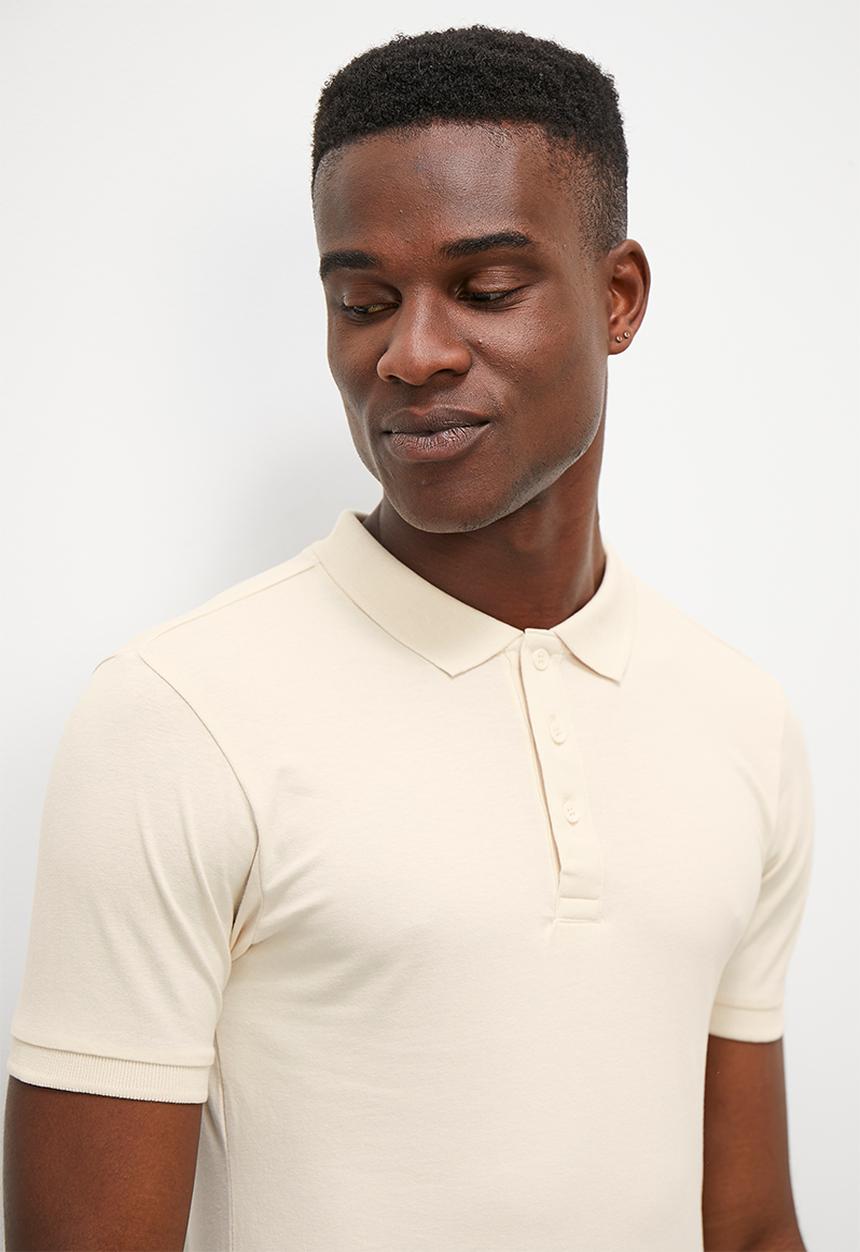 Superbalist - Rico plain muscle fit golfer - ecru