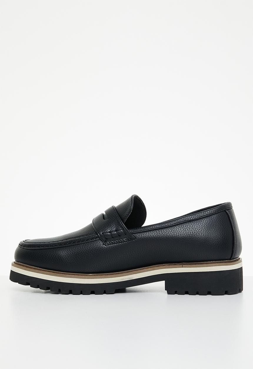Jonathan D - Penny Moc Pebble - Black