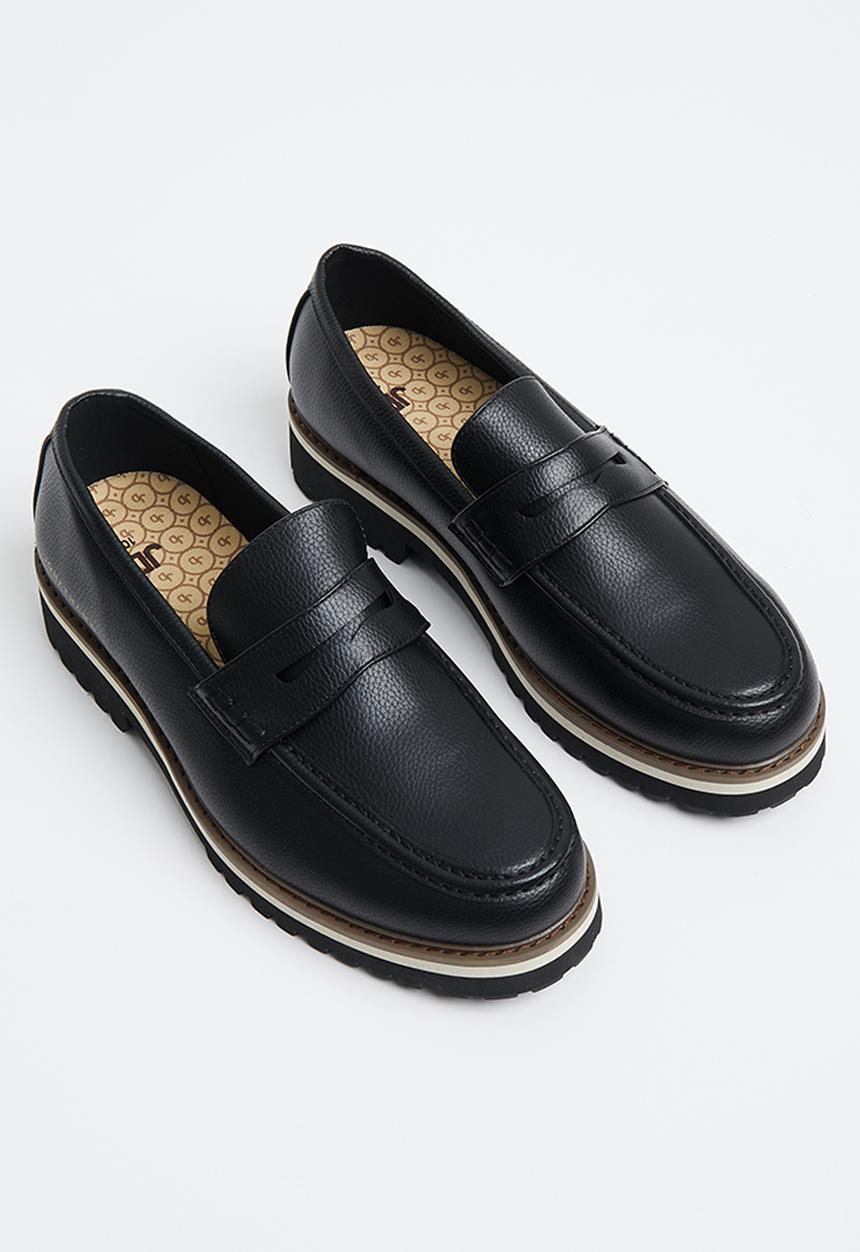 Jonathan D - Penny Moc Pebble - Black