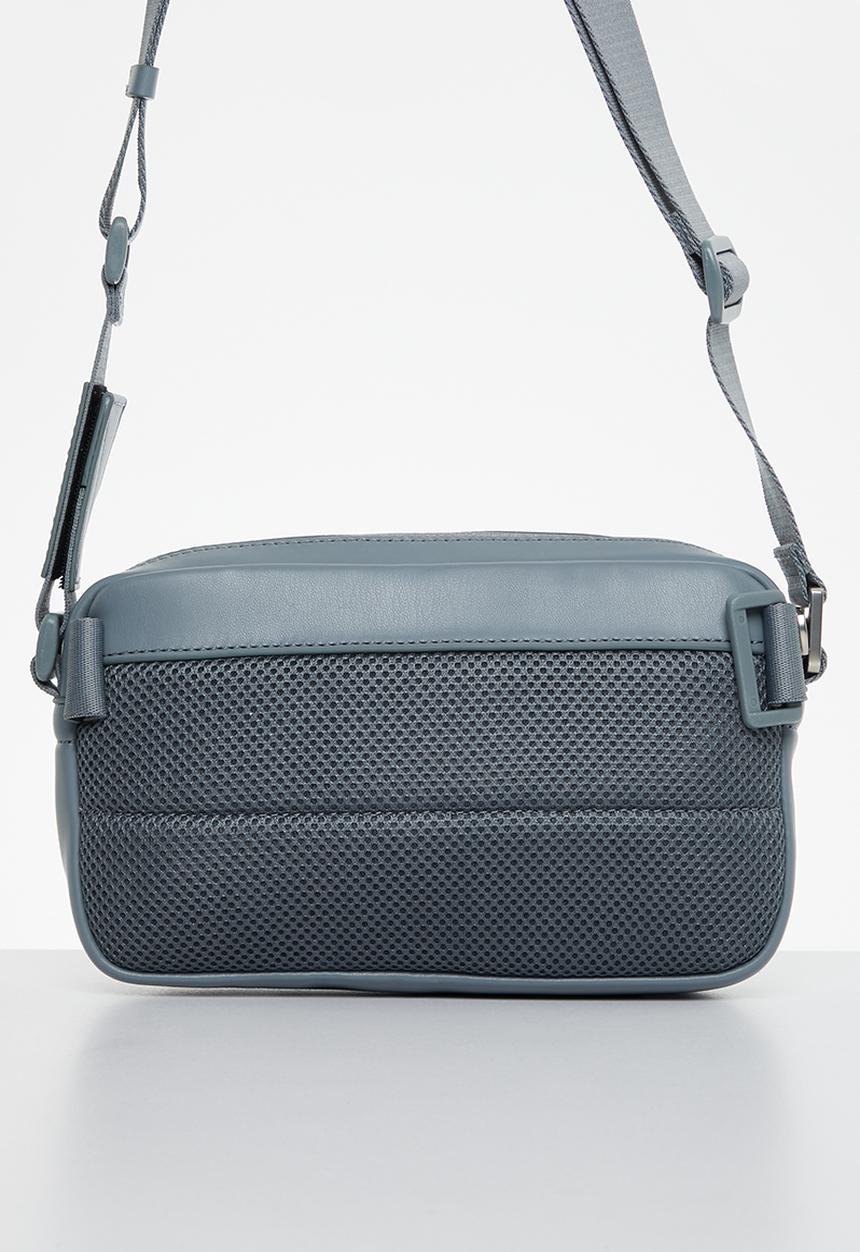 Calvin Klein - Monogram soft camera bag22 - overcast grey