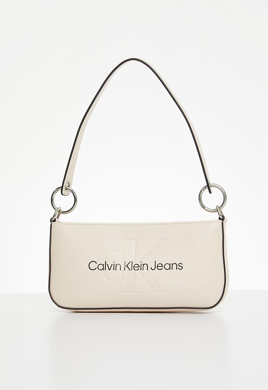 Calvin Klein - Sculpted shoulder pouch25 mono - ballet