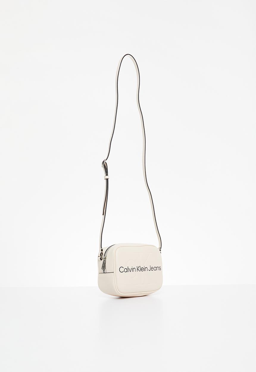 Calvin Klein - Sculpted camera bag18 mono - ballet
