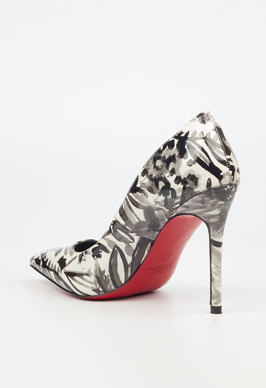 Miss Black - Lola 7 court heel - black