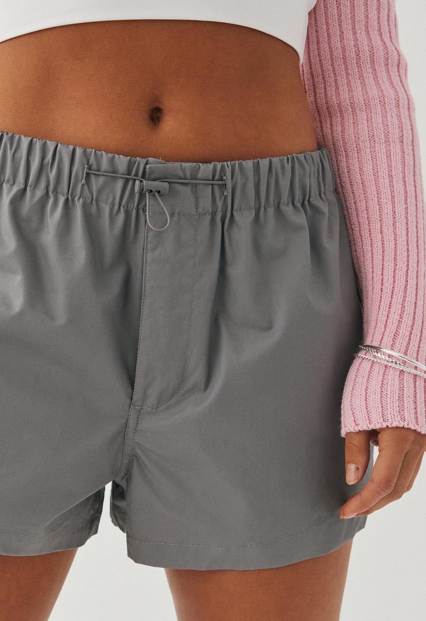 Supré  - Lucy parachute mini short - cement grey