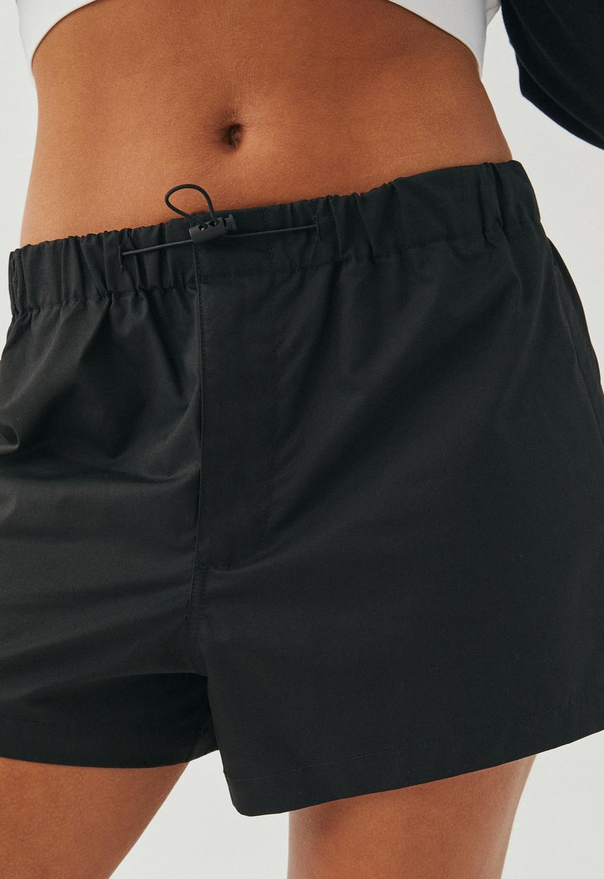 Supré  - Lucy parachute mini short - black