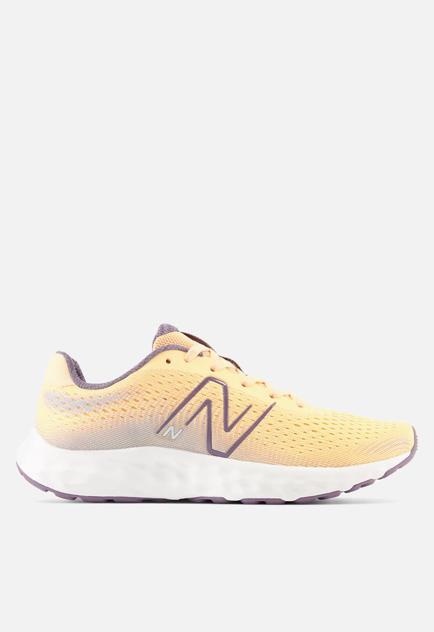 New Balance  - 520 V8 