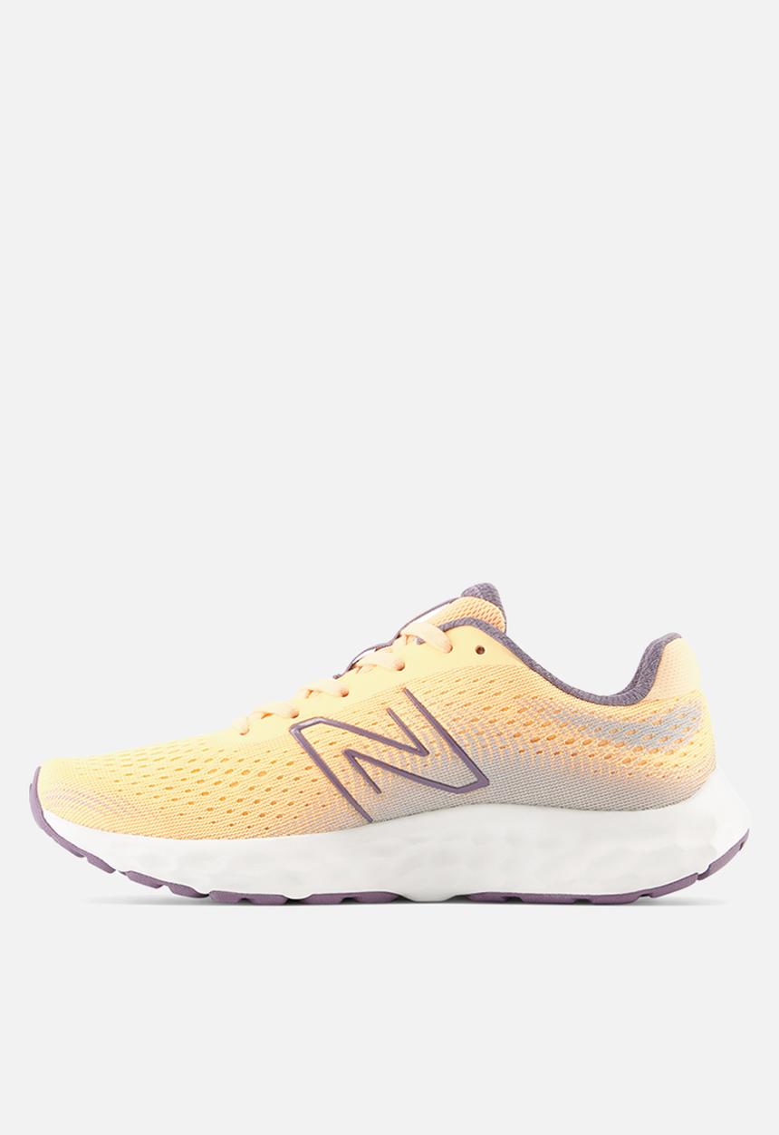 New Balance  - 520 V8 