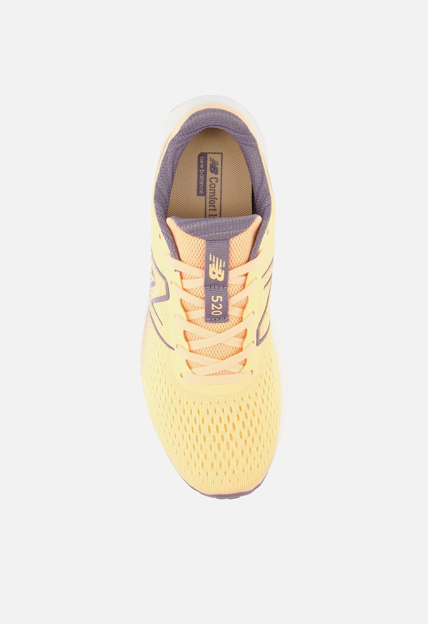 New Balance  - 520 V8 