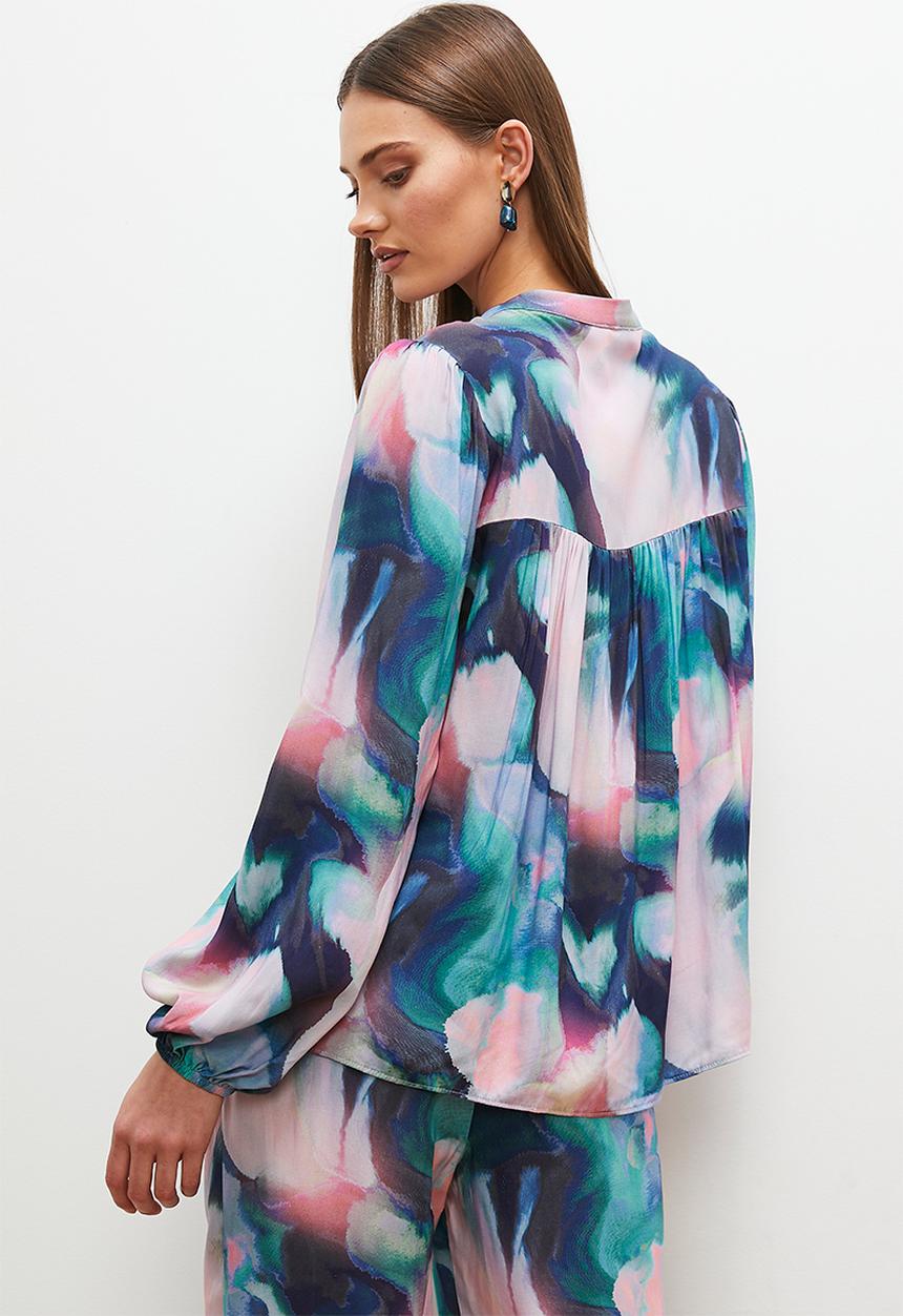 edit - Textured notch neck shell - cloudy watercolour