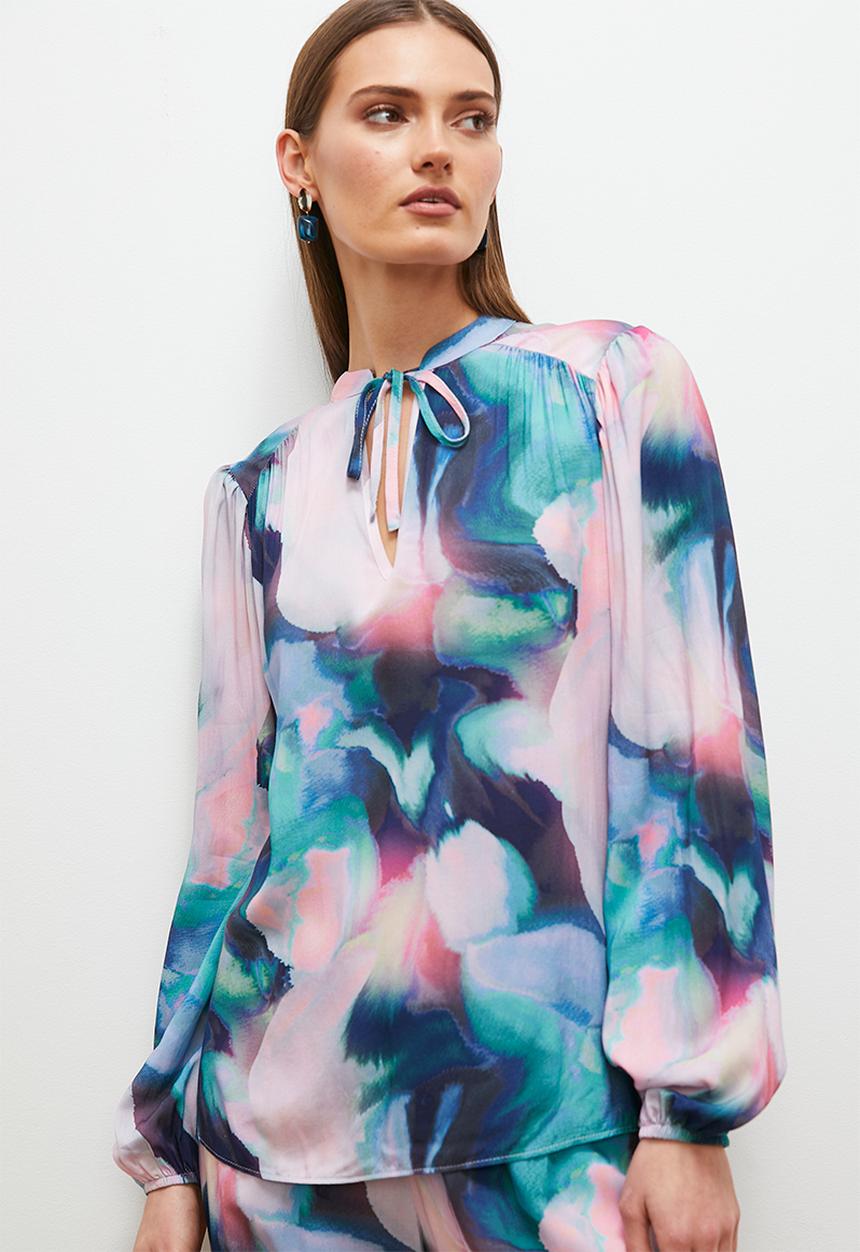 edit - Textured notch neck shell - cloudy watercolour