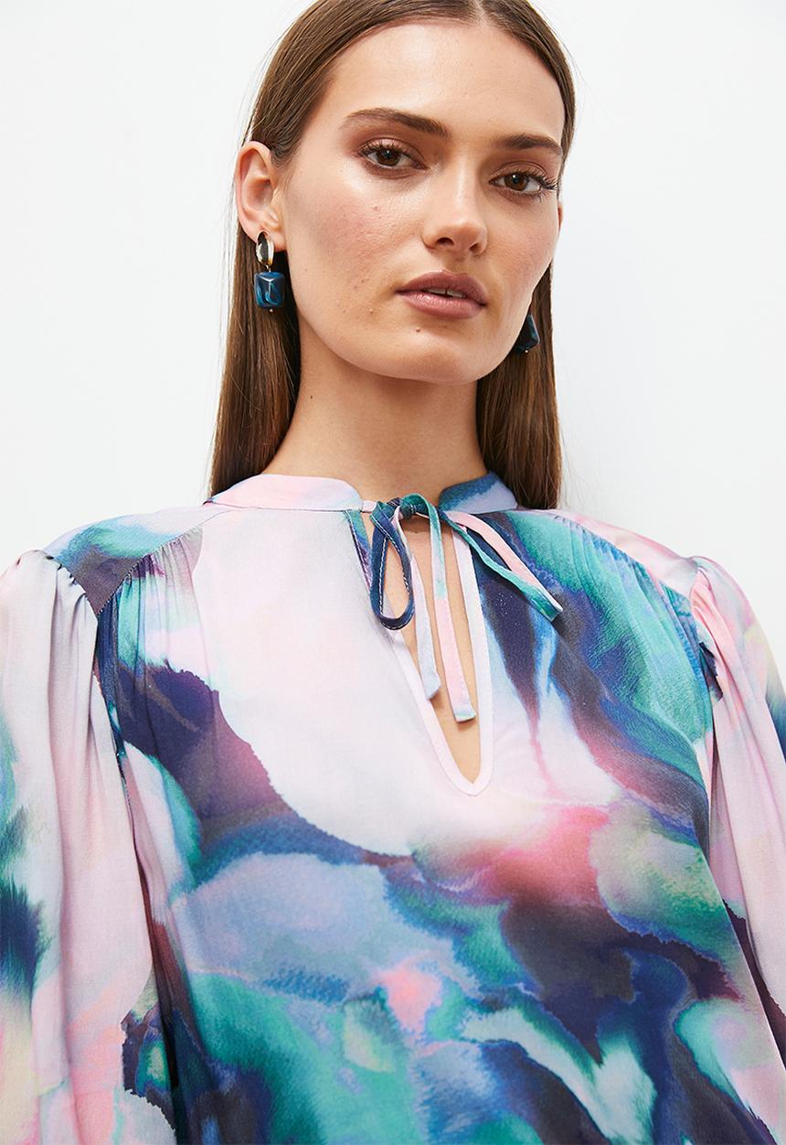 edit - Textured notch neck shell - cloudy watercolour