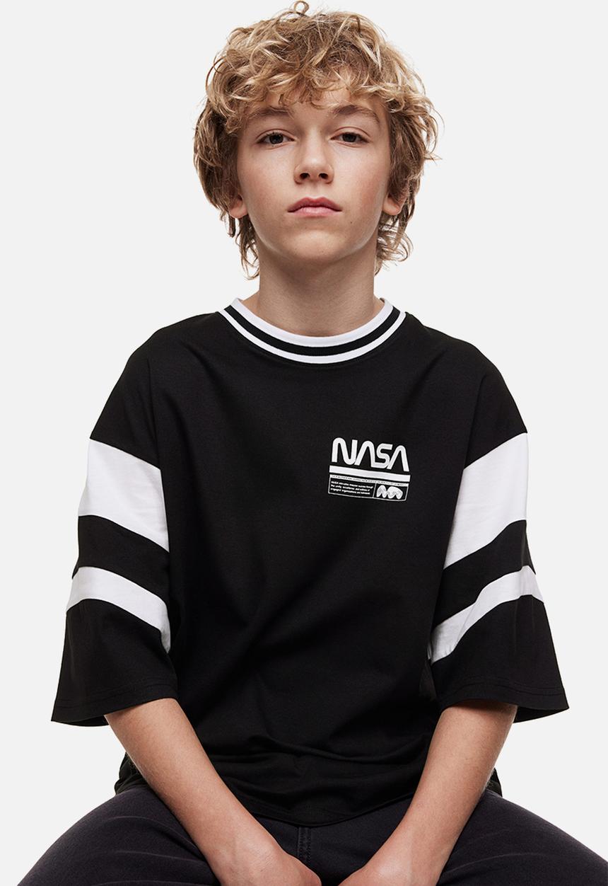 H&M - Oversized printed t-shirt - black / nasa 