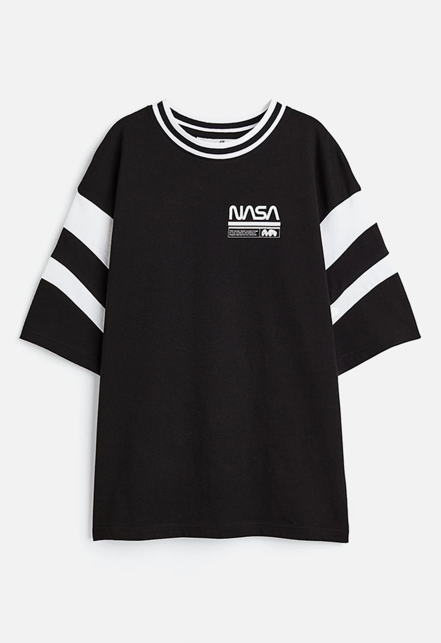 H&M - Oversized printed t-shirt - black / nasa 