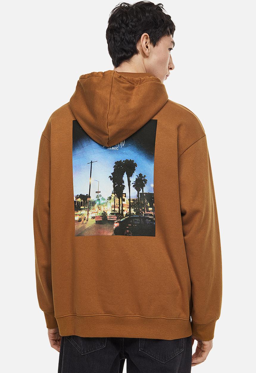 H&M - Relaxed fit printed hoodie - brown / hollywood 