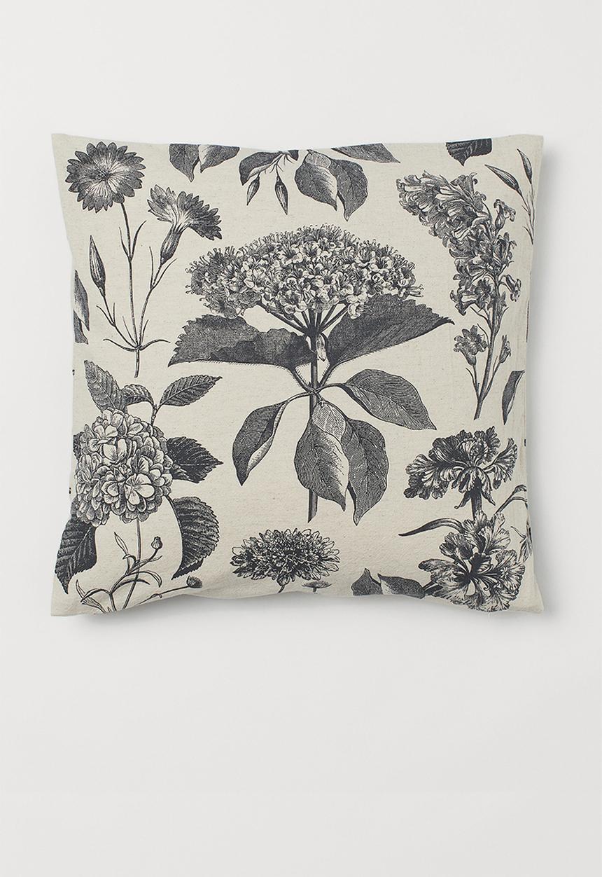 H&M - Patterned cushion cover - dark grey/floral 