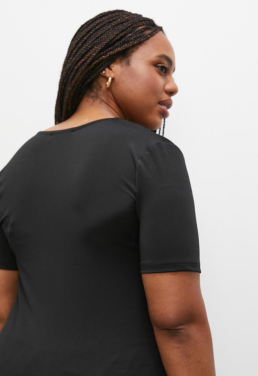 Superbalist - Square neck tee - black