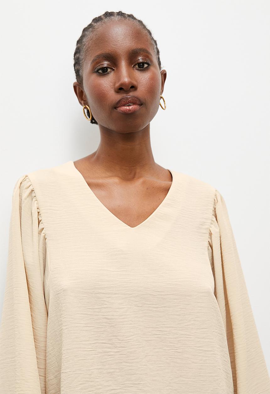 Superbalist - Balloon sleeve v-neck shell - perfectly pale