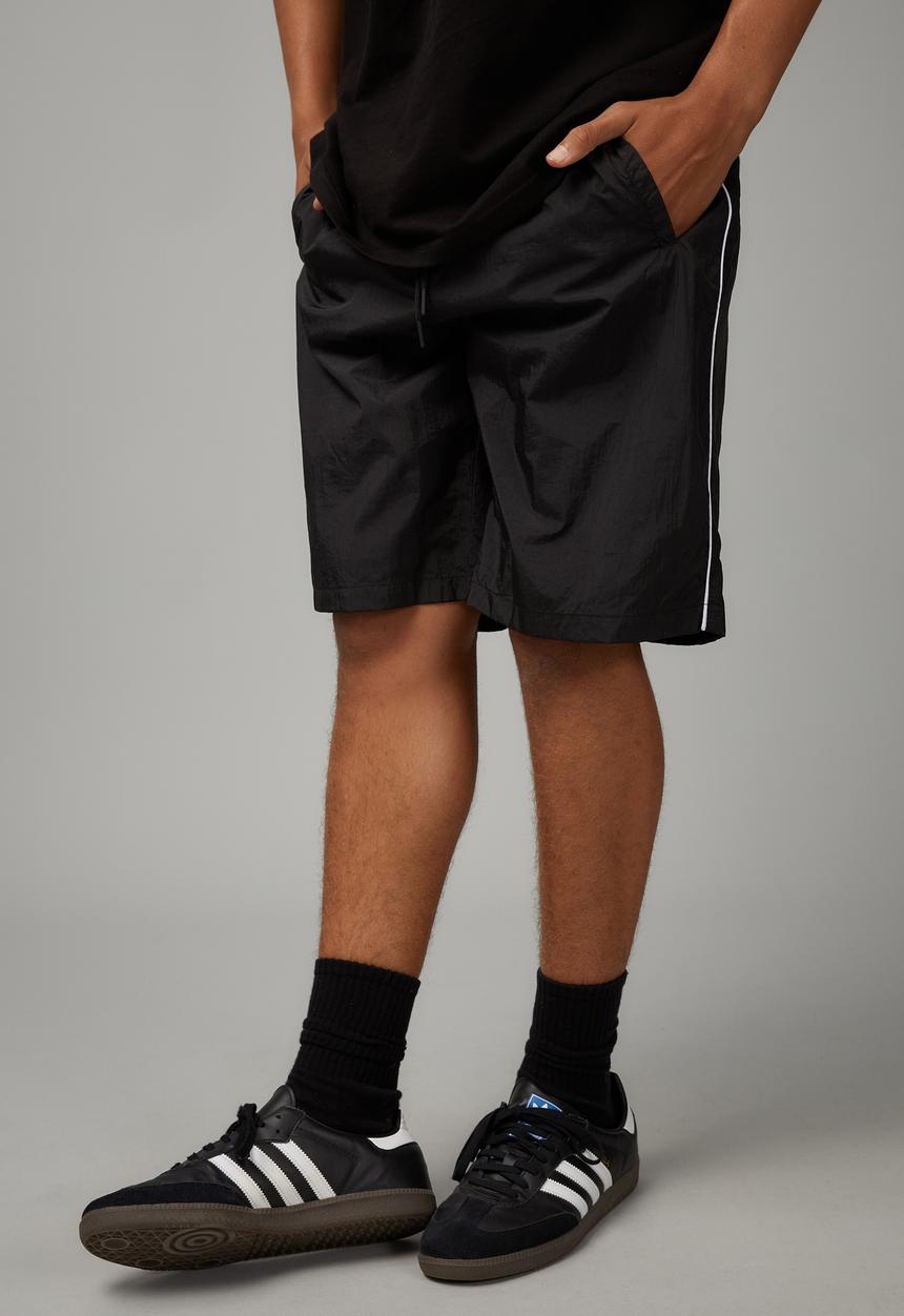 Factorie - Baggy street short - black/white piping