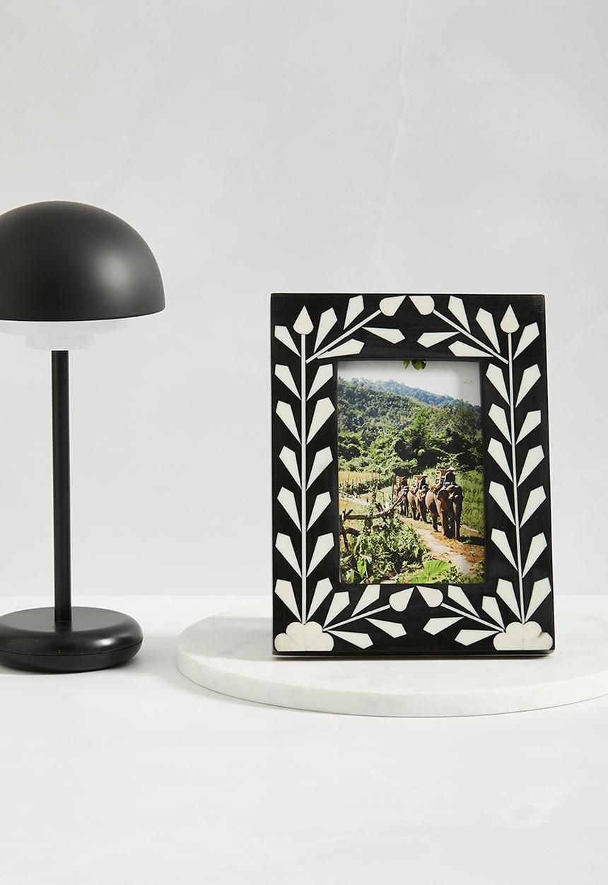 Sixth Floor - Ada resin frame - black