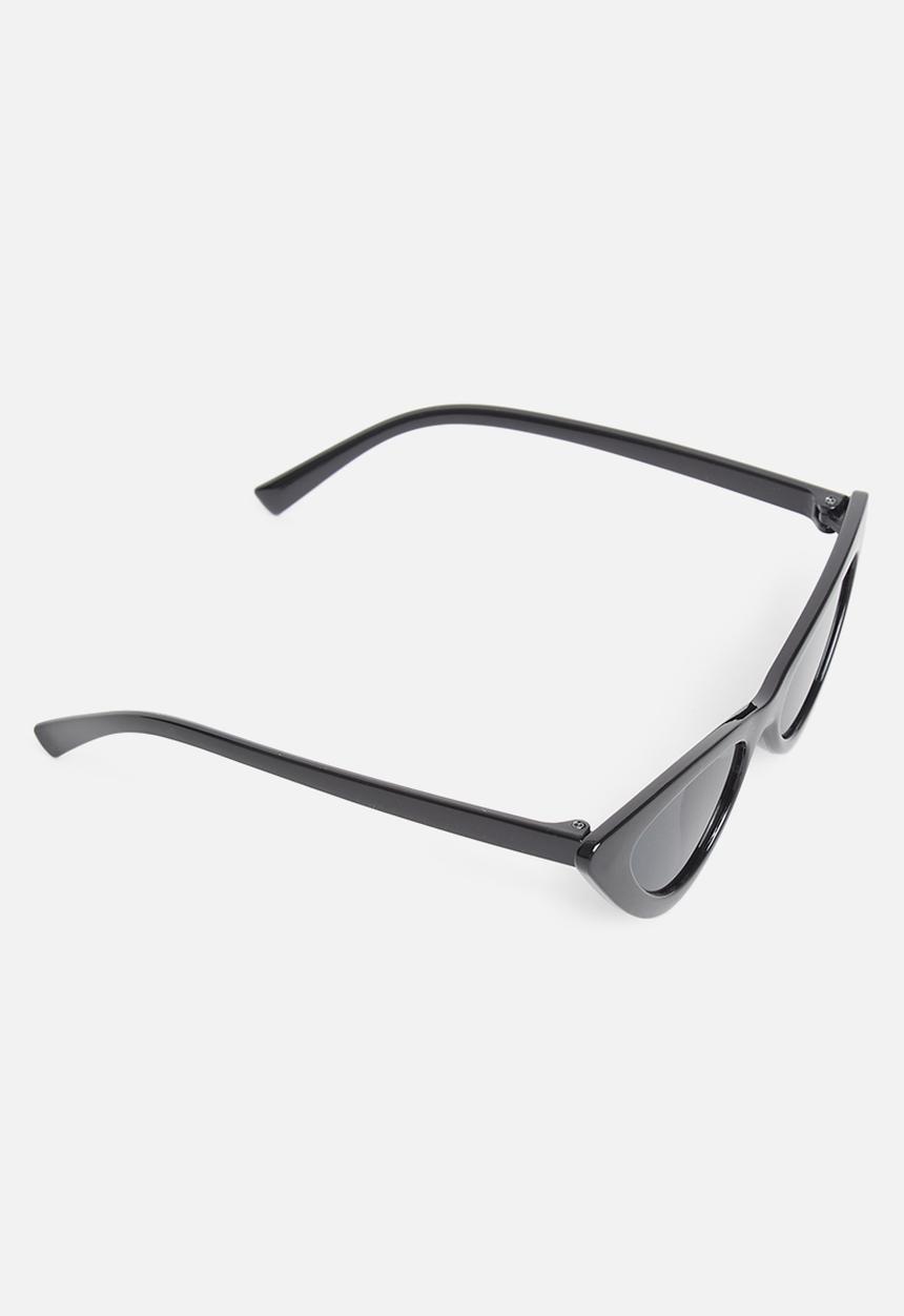 Pop Candy - Girls cat eye shaped sunglasses - black