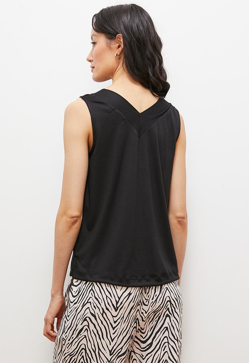 edit - V-neck relaxed vest - black